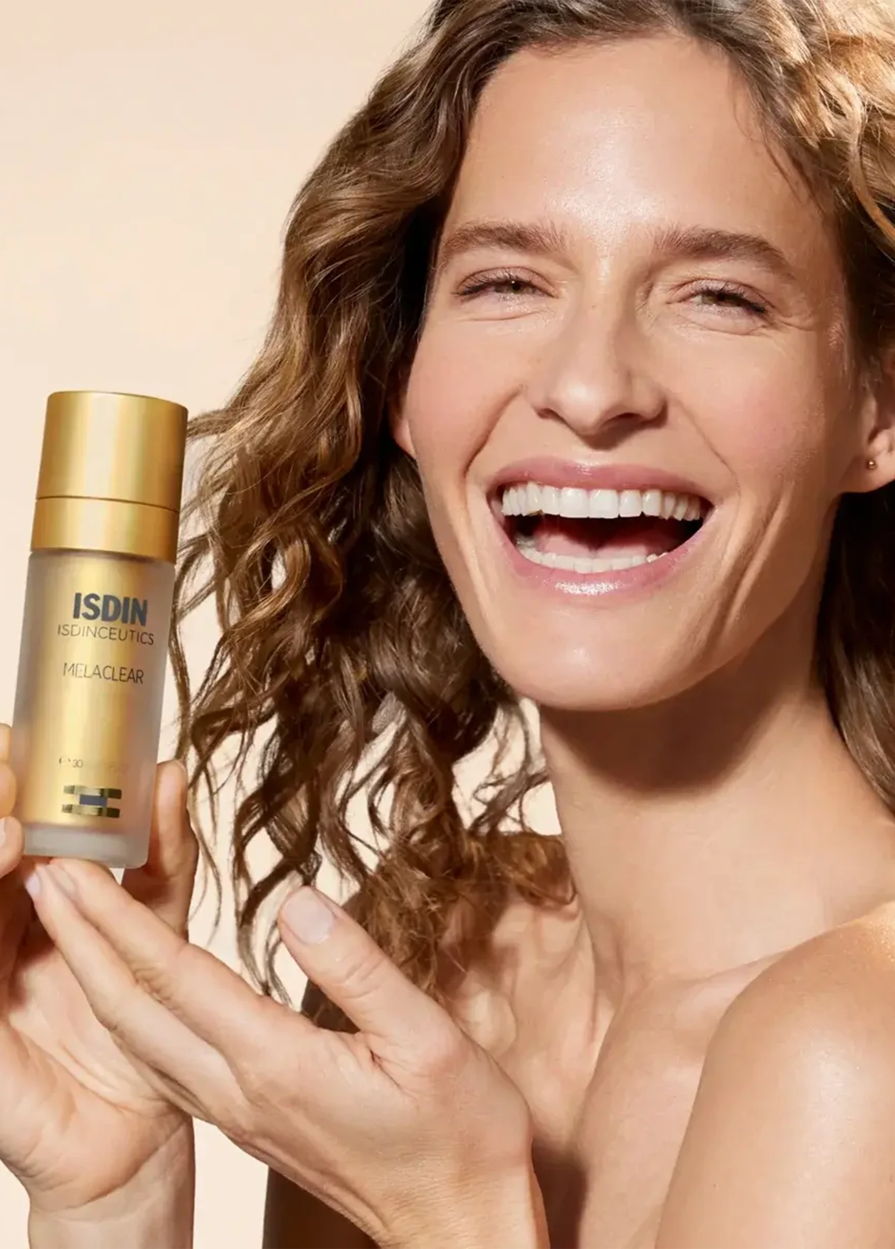 Luce una piel uniforme y radiante con el sérum facial antimanchas Isdinceutics Melaclear 1.8 30 ml