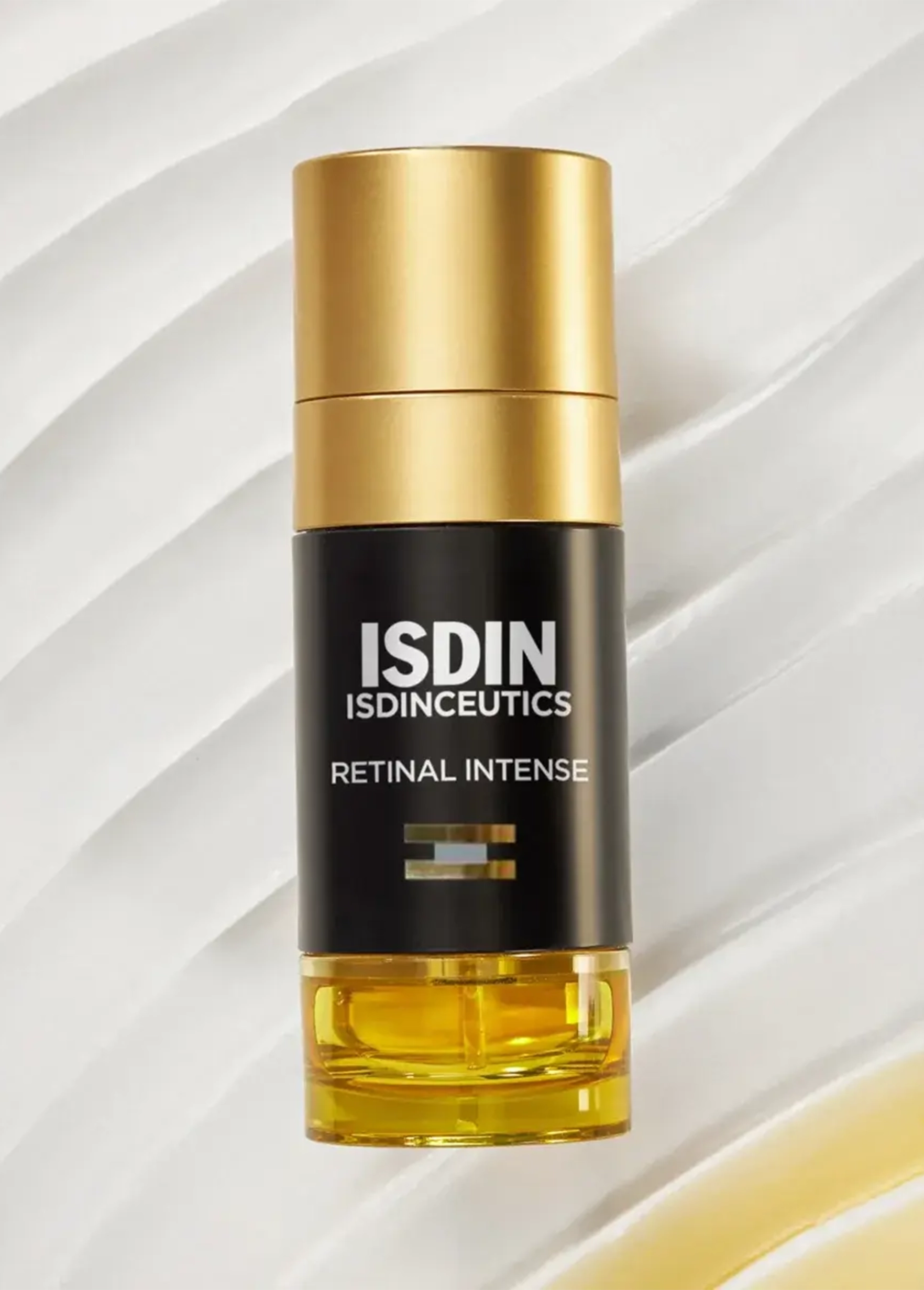 Luce una piel visiblemente más joven con Isdinceutics Retinal Intense 50ml