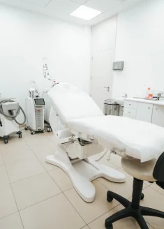 clinica-dra-ariana-arteaga-valencia-consultorio-2 clinica-dra-ariana-arteaga-valencia-consultorio-2