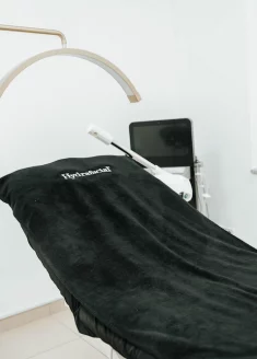 clinica-dra-ariana-arteaga-valencia-hydrafacial clinica-dra-ariana-arteaga-valencia-hydrafacial